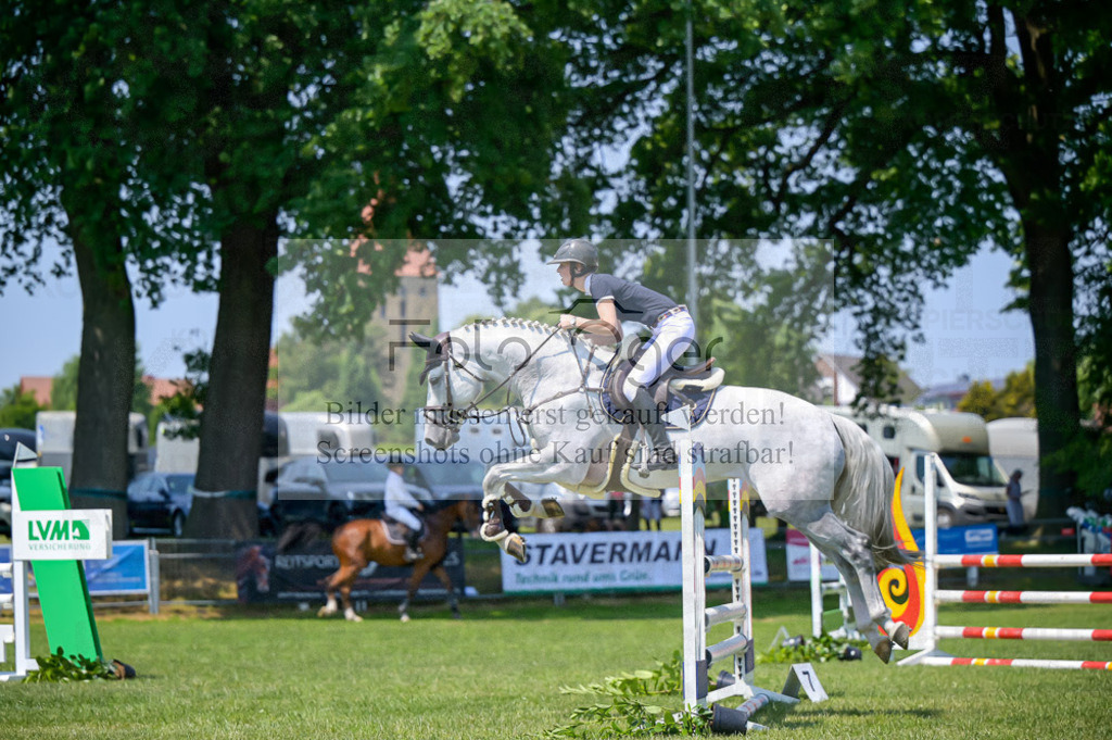 Reitturnier Voxtrup | Entdecke hochwertige Reitturnierfotos von Foto Oger. Professionell, emotional und authentisch – jetzt Lieblingsmomente im Shop bestellen.Deutschlandweite Turnierfotografie. - Realisiert mit Pictrs.com