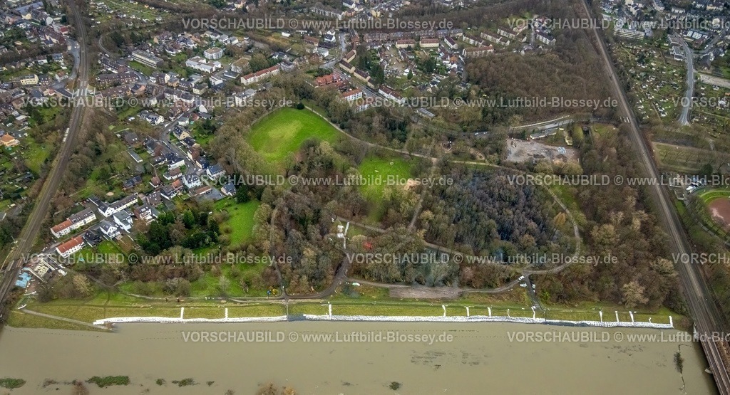Oberhausen231203182Ruhr-topaz | Luftbild, Ruhrhochwasser, Weihnachtshochwasser 2023, Fluss Ruhr tritt nach starken Regenfällen über die Ufer, Überschwemmungsgebiet Energiepark Styrumer Ruhrbogen, am Ruhrpark und Schutz mit Sandsäcken, Speldorf - Nordwest, Mülheim an der Ruhr, Ruhrgebiet, Nordrhein-Westfalen, Deutschland