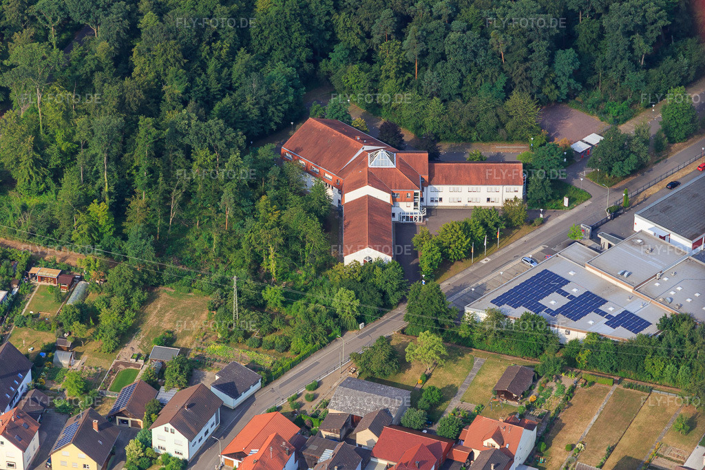 Luftbild: Eichenauer GmbH & Co. KG in Hatzenbühl im Bundesland Rheinland-Pfalz in Deutschland. Foto: IMG_108970.jpg vom 15.07.2018 durch Werner Riehm/FLY-FOTO.deWWW.EICHENAUER.DE