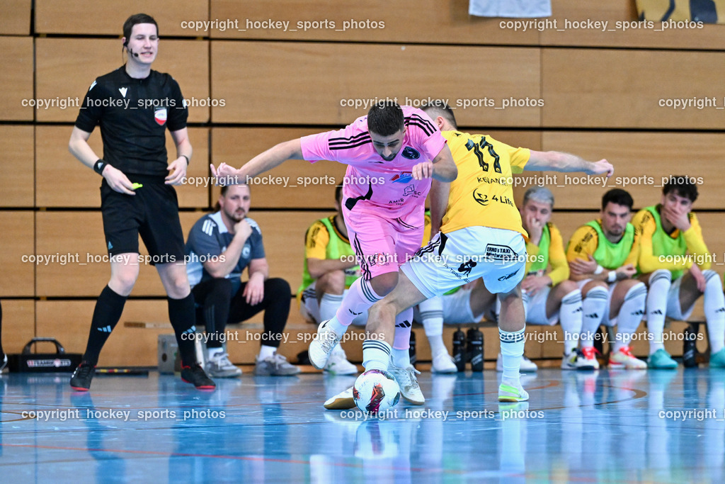 Carinthia Flamengo Futsal Club vs. FC Ljuti Krajisnici | Harting Johannes Referee, #44 Beldin Duric Carinthia Flamengo, #11 Kenan Ramic FC Ljuti Krajisnici, Carinthia Flamengo Futsal Club vs. FC Ljuti Krajisnici, Carinthia Flamengo Futsal Club vs. FC Ljuti Krajisnici am 05.01.2025 in Klagenfurt (Ballspielhalle Viktring), Austria, (Photo by Bernd Stefan)