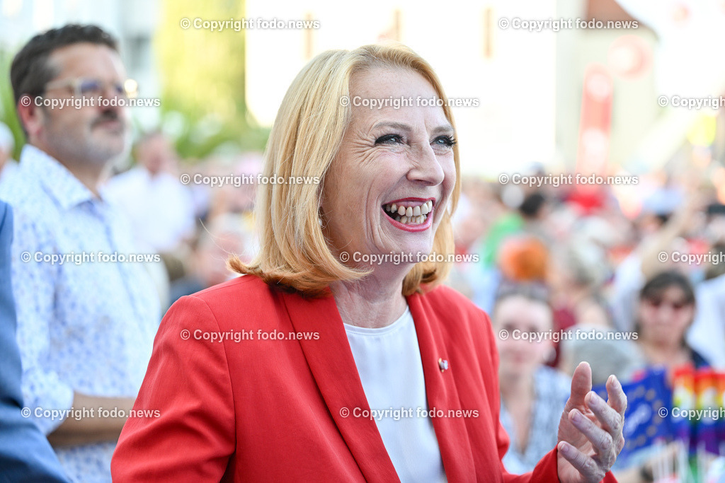 SPOe-Wahlkampfauftakt zur Nationalratswahl 2024_ 29.08.2024-21 | 29.08.2024, Linz, AUT, SPOE Wahlkampfauftakt zur Nationalratswahl 2024 in Linz im Bild Doris Bures (SP, 2. Praesidentin des Nationalrates)