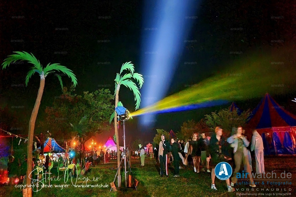 Bachblyten® Festival 2023 | Entdecken Sie atemberaubende Luftbilder und Fotografien auf airwatch.de - Tauchen Sie ein in eine Welt voller faszinierender Aufnahmen aus der Vogelperspektive.