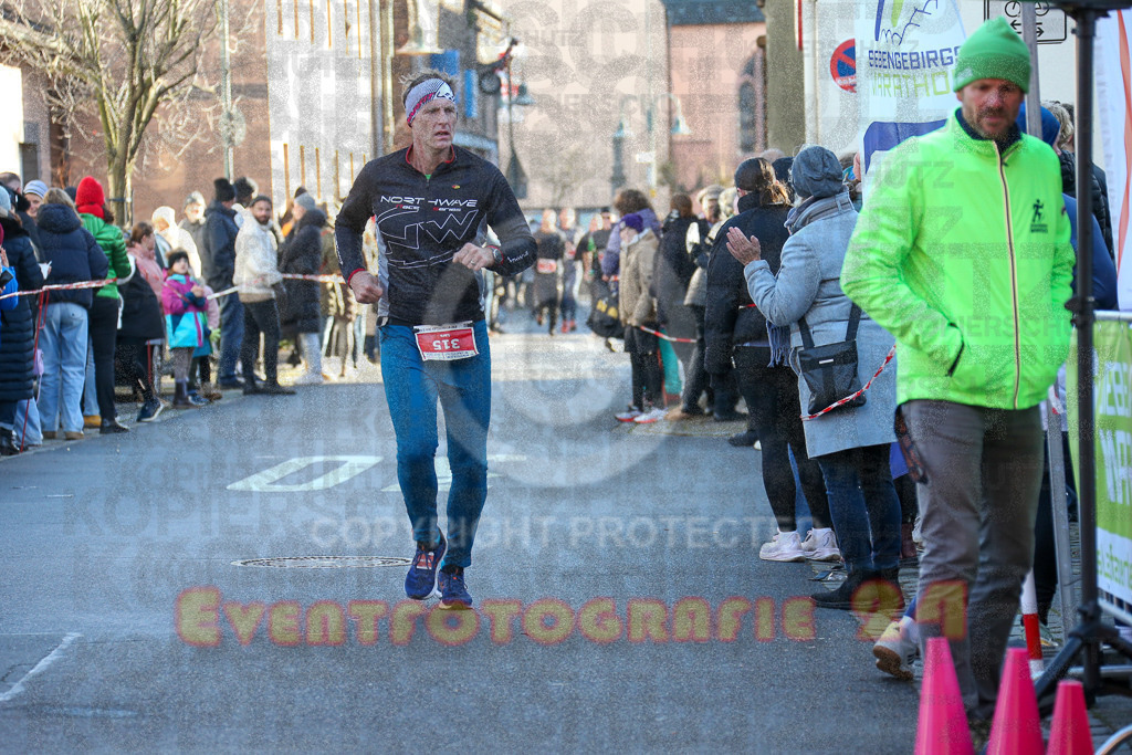 241201_1234_EX1_2708 | Sportfotografie im Rhein-Sieg Kreis, Köln, Bonn, NRW, Rheinland Pfalz, Hessen, etc. Unser Tätigkeitsfeld umfasst den Laufsport vom Volkslauf über den Marathon, Duathlon, Triathon bis zum Ultralauf wie Kölnpfad Ultra oder Schindertrail.