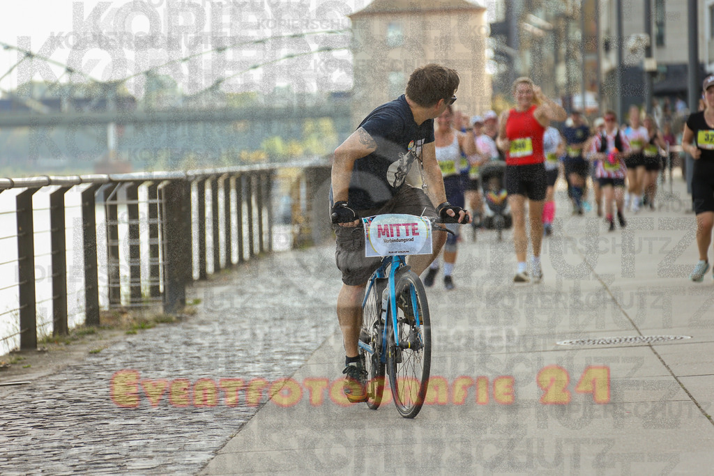 250920_1453_EX1_8117 | Sportfotografie im Rhein-Sieg Kreis, Köln, Bonn, NRW, Rheinland Pfalz, Hessen, etc. Unser Tätigkeitsfeld umfasst den Laufsport vom Volkslauf über den Marathon, Duathlon, Triathon bis zum Ultralauf wie Kölnpfad Ultra oder Schindertrail.