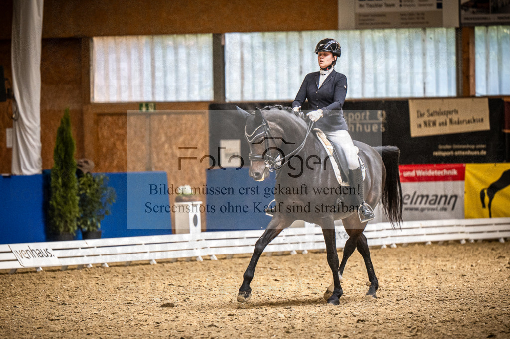 DOS_3322 | Entdecke hochwertige Reitturnierfotos von Foto Oger. Professionell, emotional und authentisch – jetzt Lieblingsmomente im Shop bestellen.Deutschlandweite Turnierfotografie. - Realisiert mit Pictrs.com