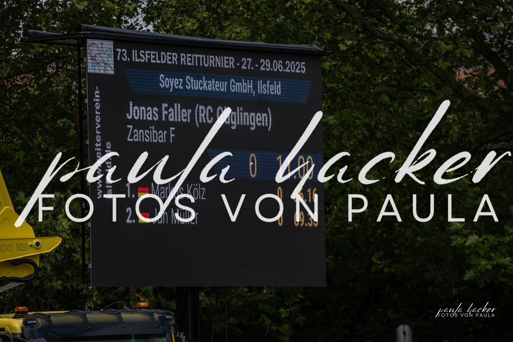 IMG_7026 | Erleben Sie dynamische Sport- und emotionale Tierfotografie in Süddeutschland mit Fotos von Paula. Spezialisiert auf Pferde- und Hundefotografie sowie Sportevents. Kontaktieren Sie mich für einzigartige und ausdrucksstarke Bilder Ihrer besonderen Momente.