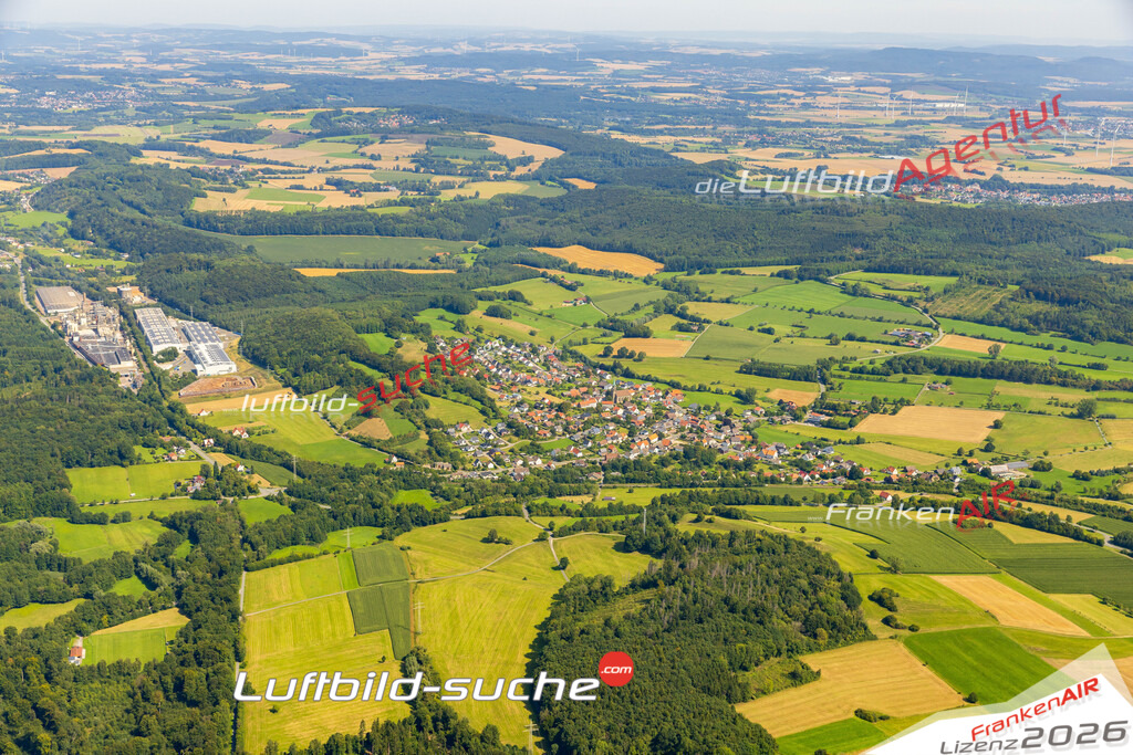 Sandebeck Steinheim Bild- Das Luftbild wurde 2025 vom UL-Flugzeug heraus erstellt ( keine Drohne bzw. Drohnenaufnahme ) - Hochauflösende Luftaufnahme -Nicht vergleichbar mit Google Maps oder Satelittenbilder- Die Geschenkidee !Mit Lizenz und Bildrechte bestellbar - CC