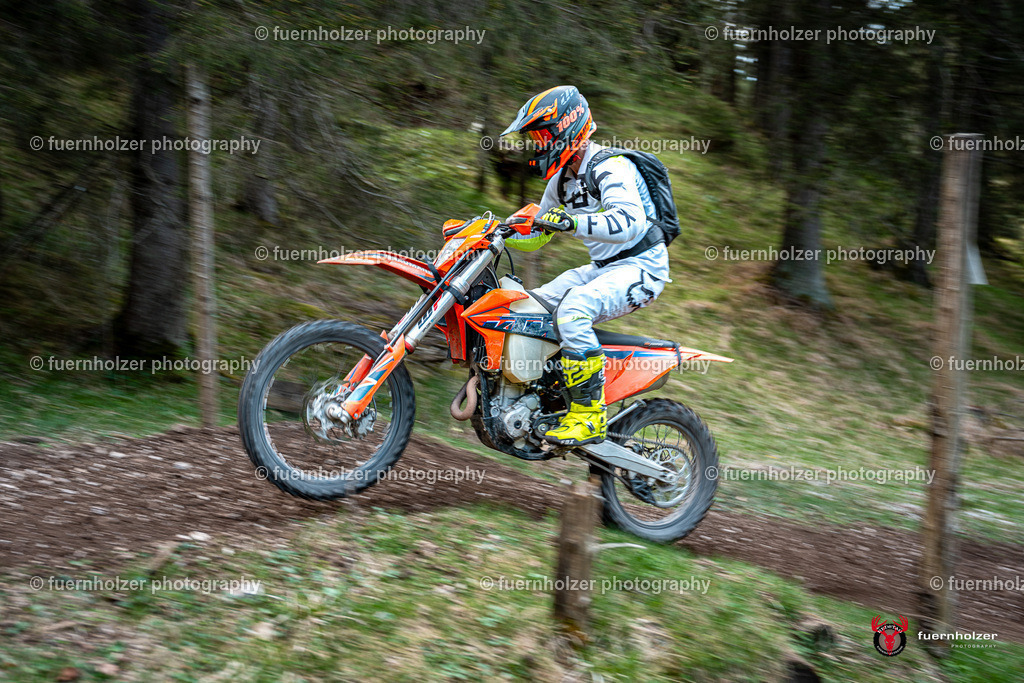 fuernholzer_250501-C1-775 | Fotografische Impressionen von der Red Stag Enduro Extreme by fuernholzer-photography.com. Endurosport in Österreich fotografisch festgehalten von fuernholzer. Auftragsfotografie für Private, Gewerbefotos und Industriefotografie. Eventfotografie, Sportfotografie und Motorsportfotografie. Anbieter von Fotoworkshops, Fototraining, fotografischen Vorträgen und Fotoseminaren.