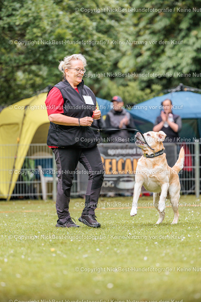 RO-Blumenthal-2026-Nickbest-Hundefotografie-0747 | Dein Hund! Dein Moment! Deine Erinnerungen! Hundefotografie in Bremen Blumenthal. Ich fange die besonderen Momente deines Vierbeiners ein – ob Indoor mit Blitzanlage oder in der freien Natur. Sicher dir dein Moment und dein Termin für eure Erinnerungen.