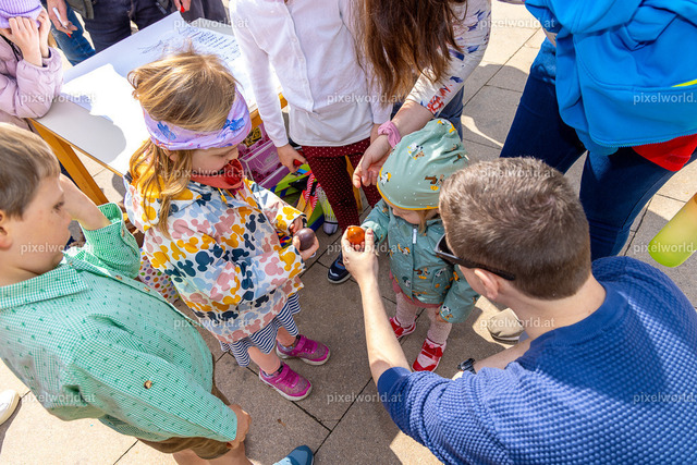 Eierpecken am Hauptplatz | Bildershop von pixelworld.at - Realisiert mit Pictrs.com