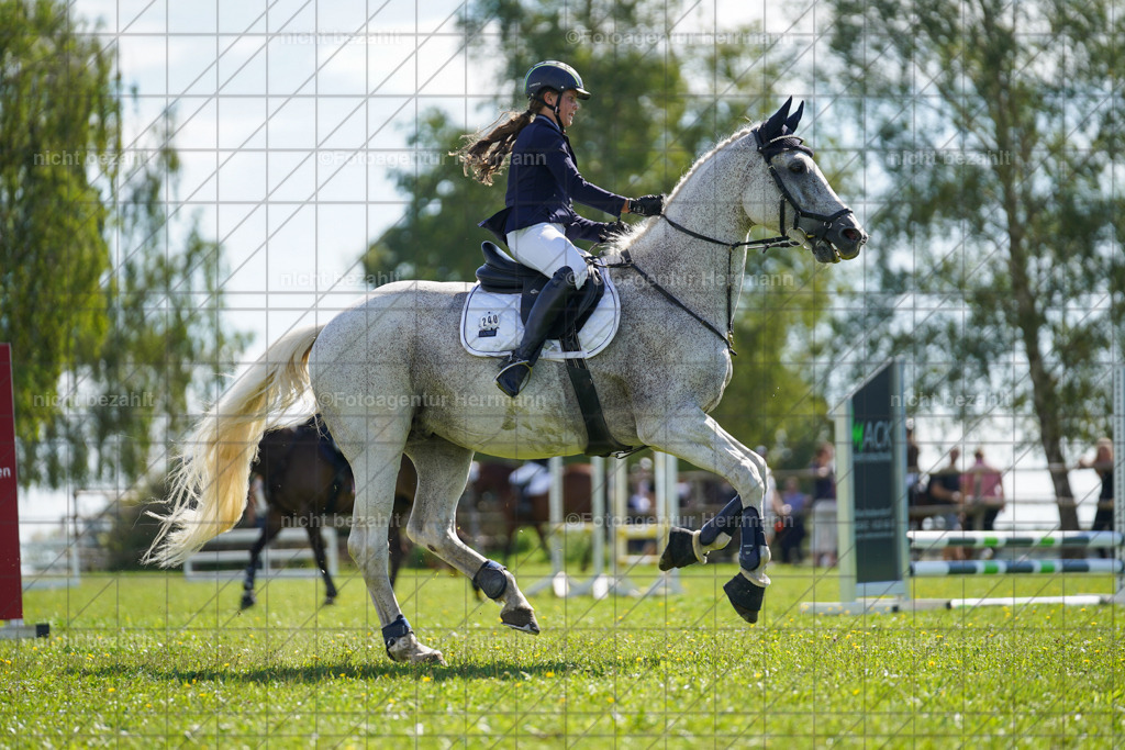 20230917-FAH09351 | Landsberg am Lech, 2023, Kaufbeuren, Kempten, Allgäu, Turnierfotografen Bayern, Fotoagentur Herrmann, Turnierbilder, Reitsport Fotos, Pferdefotograf, Augsburg, Bad Tölz, Dachau, Karlsfeld, Memmingen, Buchloe, Schwabmünchen