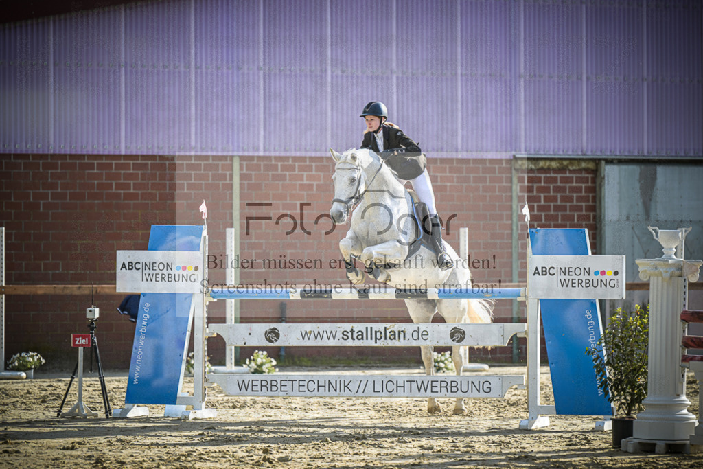 DOS_3730 | Entdecke hochwertige Reitturnierfotos von Foto Oger. Professionell, emotional und authentisch – jetzt Lieblingsmomente im Shop bestellen.Deutschlandweite Turnierfotografie. - Realisiert mit Pictrs.com