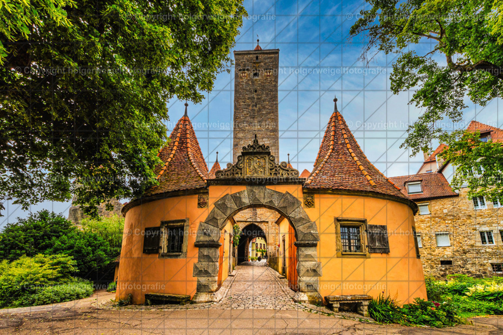 Burgtor | Kaufen sie online außergewöhnliche Fotografien auf Leinwand Acrylglas Fotoprint Aludibond von holgerweigeltfotografie - Realisiert mit Pictrs.com
