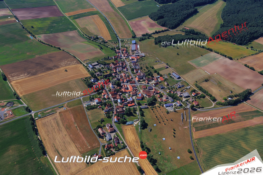 Luftbild von Kraisdorf Pfarrweisach - Luftaufnahme wurde 2015 von https://frankenair.de mittels Flugzeug (keine Drohne) erstellt - die Geschenkidee