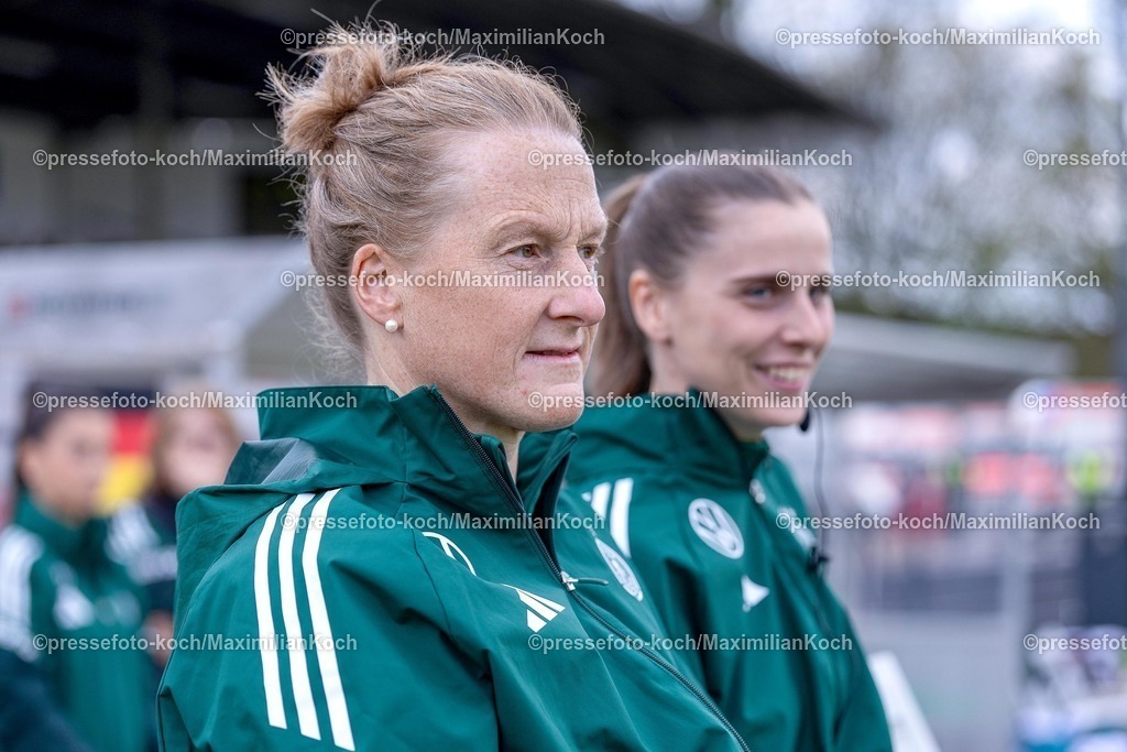 DFB16042601007 | 16.04.2026, Essen, Fußball, UEFA Womens UNDER 19 Championship qualification, Germany - France, Stadion Uhlenkrug, Saison 2025 / 2026: Cheftrainer Melanie Behringer (Trainerin Deutschland U19 #hc)  DFB regulations prohibit any use of photographs as image sequences and or quasi-video.