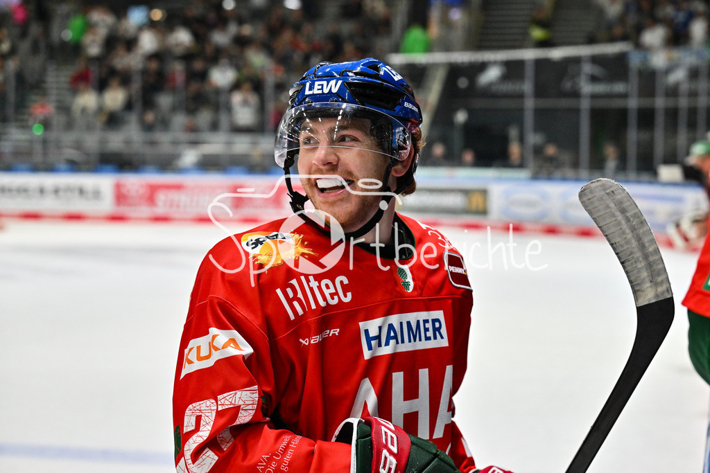 Augsburger Panther - Iserlohn Roosters | Jubel der Panther nach dem Treffer zum 2-1 durch Kyle MAYHEW (Augsburger Panther 27) / Tor / Torschuetze / Freude / Happy / Penny DEL: Augsburger Panther - Iserlohn Roosters; Curt Frenzel Stadion am 21.09.2025