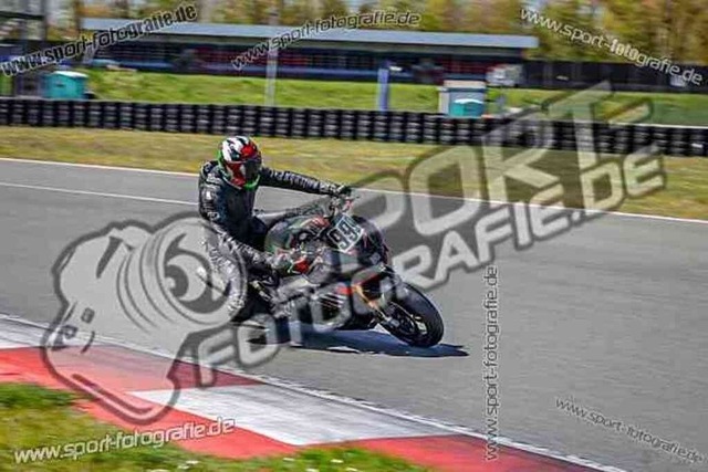 pubi5516 | Professionelle Fotos von Sportveranstaltungen, aber auch Hochzeiten und anderen Events. - Realisiert mit Pictrs.com