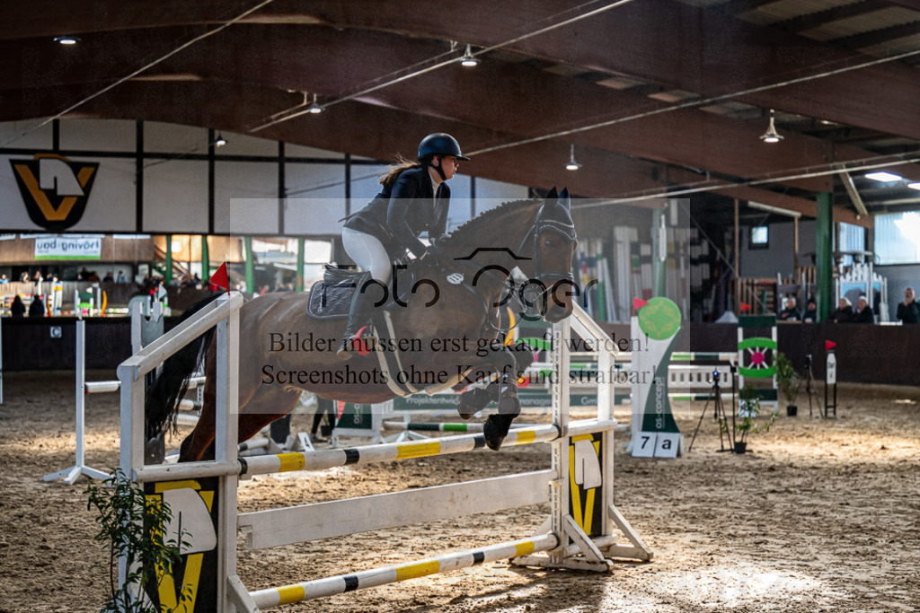 20240309-DOS_7237 | Entdecke hochwertige Reitturnierfotos von Foto Oger. Professionell, emotional und authentisch – jetzt Lieblingsmomente im Shop bestellen.Deutschlandweite Turnierfotografie. - Realisiert mit Pictrs.com