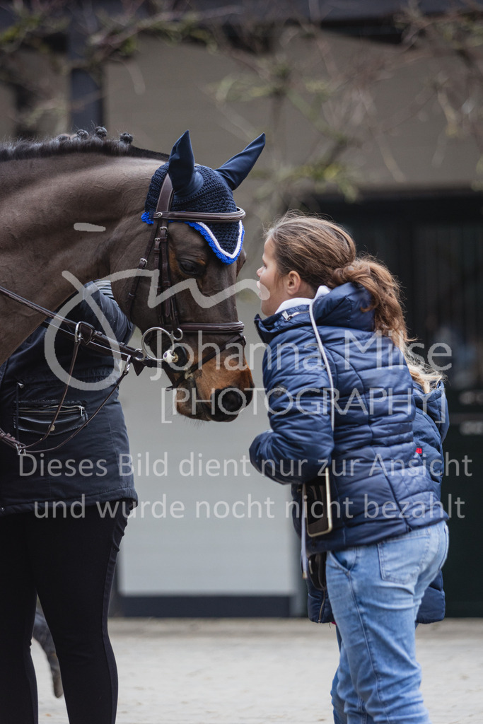 230212_Warstein_Pony-M-256 | Deine schönsten Turniermomente als professionelle Fotos! Entdecke hochwertige Pferdesport-Fotografie im Online-Shop. Jetzt Fotos finden & bestellen!