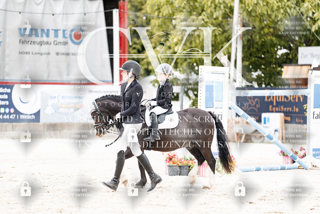 CK907392 | Turnierfotografie Pferdefotografie Trier Rheinland-Pfalz Pferdesport Reitsport Tierfotografie Sportfotografie Pferdevideo Pferdevideografie Equestrianvideography equestrianphotography  - Realisiert mit Pictrs.com