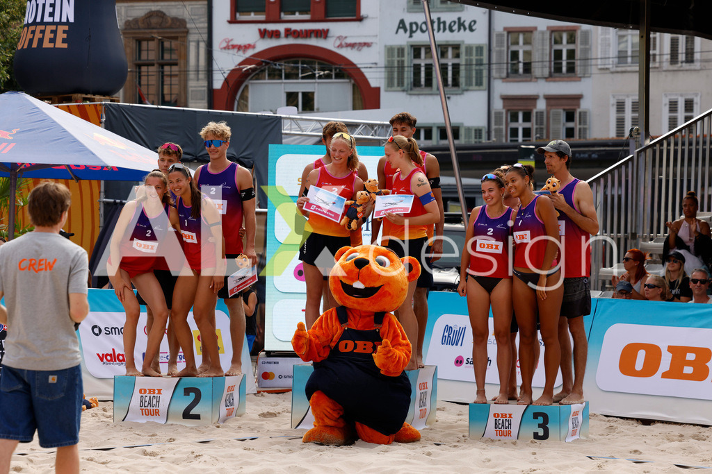 Obi BeachTour 2026 - Basel | BASEL, SWITZERLAND - JULY 19: MURIEL BOSSART (SUI) and LINDA ABBÜHL (SUI), ELENA CSONTOS (SUI) and FANNY DEECKE (SUI), ZOÉ FLÜCKIGER (SUI) and NADINE DEMIERRE (SUI), LEO DILLIER (SUI) and LUC EMANUEL FLÜCKIGER (SUI), FLORIAN BREER (SUI) and MATHIS KÄLIN (SUI), SIMON HAGENBUCH (SUI) and YVES HAUSSENER (SUI) during the Obi BeachTour 2026 celebration at Barfüsserplatz on July 19, 2026 in Basel, Switzerland. - Realisiert mit Pictrs.com