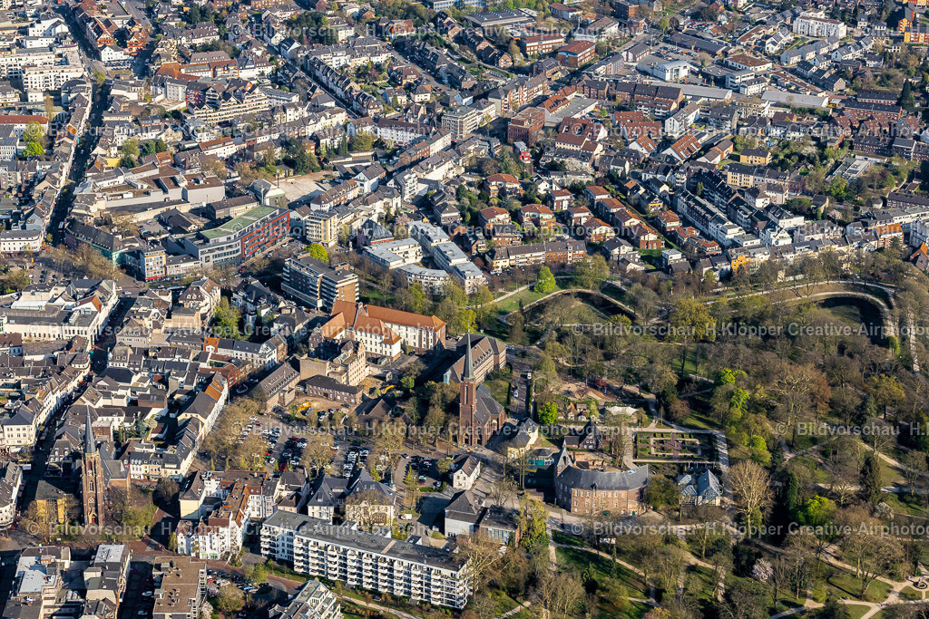 Luftbilder Moers-9096 | Luftbild Moerser Schloss und Restaurant am Kastell in Moers - Realisiert mit Pictrs.com