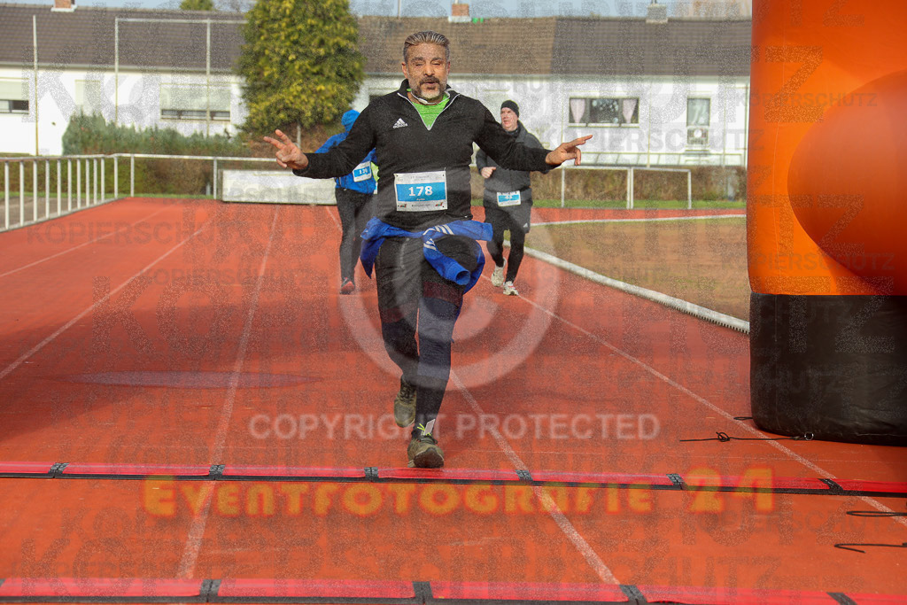 230129_1140_EX1_5243 | Sportfotografie im Rhein-Sieg Kreis, Köln, Bonn, NRW, Rheinland Pfalz, Hessen, etc. Unser Tätigkeitsfeld umfasst den Laufsport vom Volkslauf über den Marathon, Duathlon, Triathon bis zum Ultralauf wie Kölnpfad Ultra oder Schindertrail.