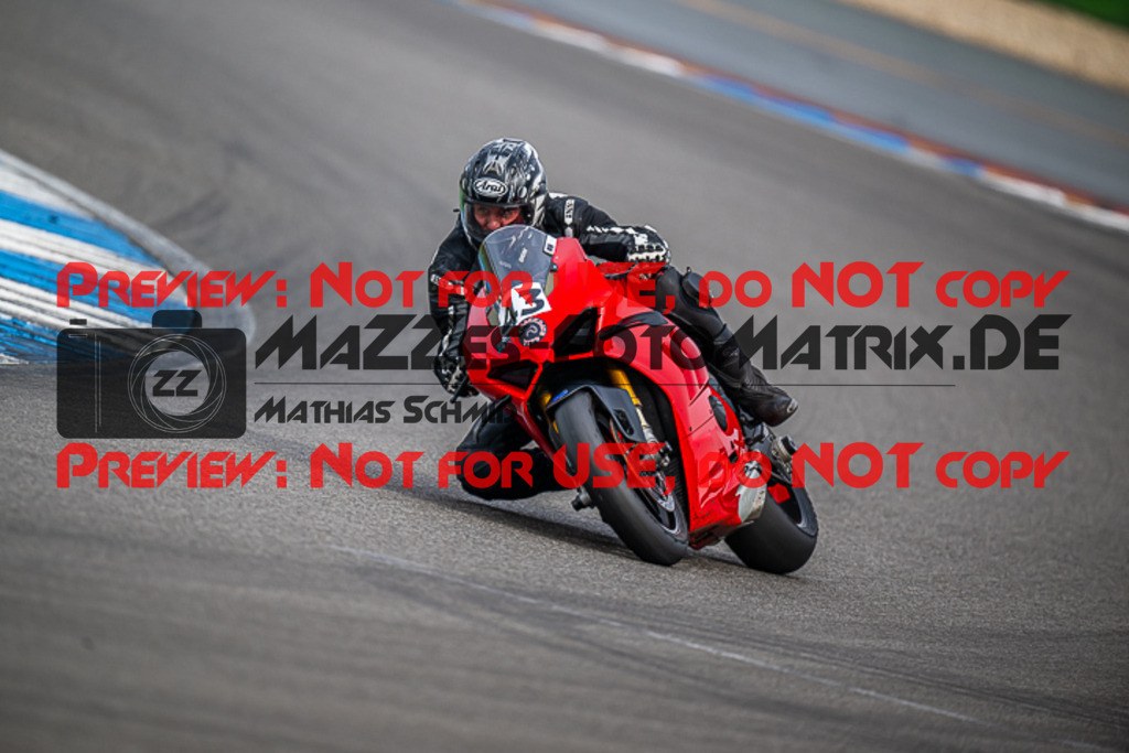 MaZZes_FotoMatrix_230410_2448 | ROT