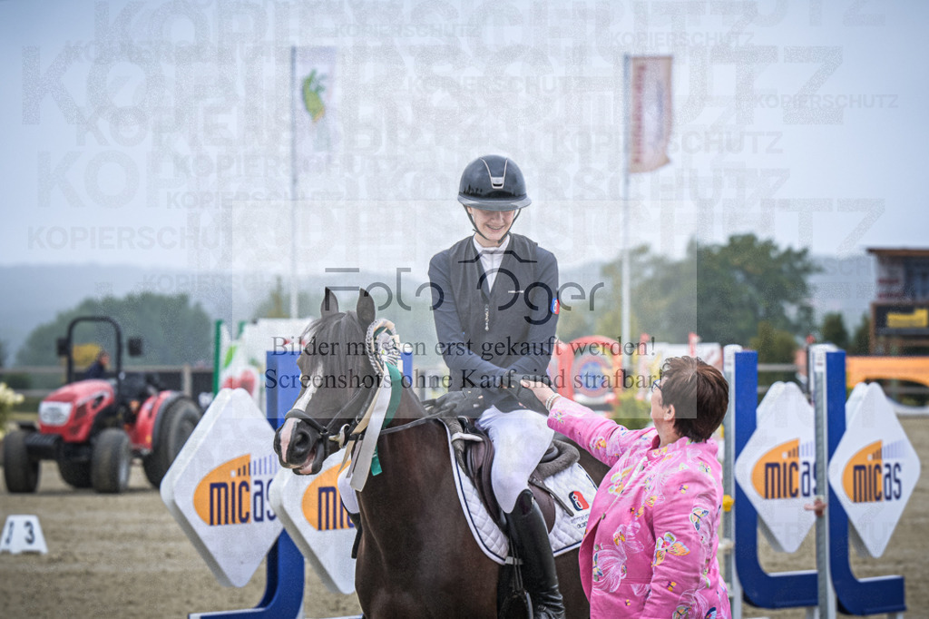 DOS_0039 | Entdecke hochwertige Reitturnierfotos von Foto Oger. Professionell, emotional und authentisch – jetzt Lieblingsmomente im Shop bestellen.Deutschlandweite Turnierfotografie. - Realisiert mit Pictrs.com