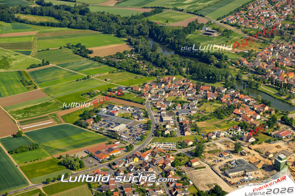 Das Luftbild zeigt  Sand am Main - Die Luftaufnahme wurde 2023 vom UL-Flugzeug aus erstellt ( keine Drohne ) - Hochauflösende Luftaufnahme - Für grossformatige Ausdrucke geeignet. Die Geschenkidee !Mit Lizenz und Bildrechte bestellbar