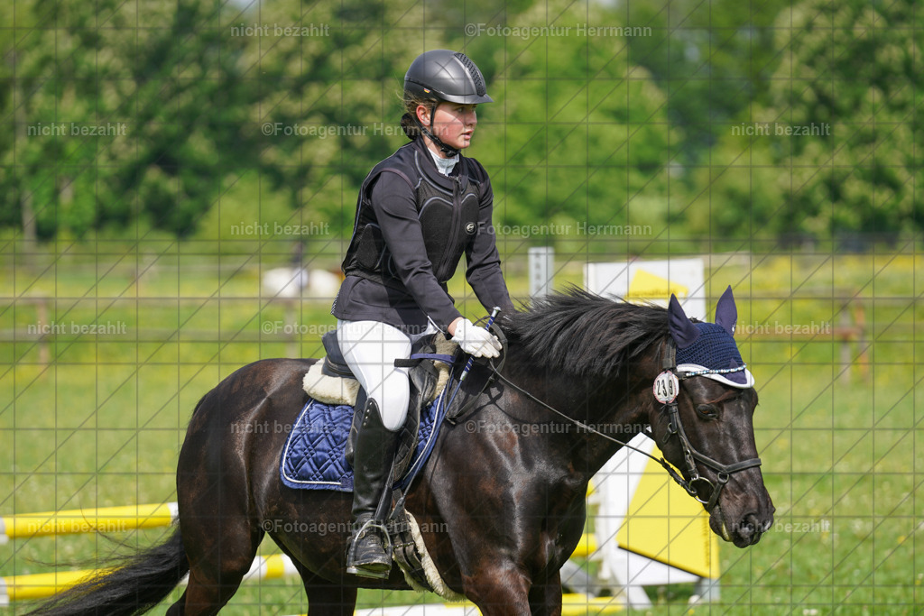 20240509-FAH02250 | Turnierbilder der Turnierfotografen Bayern, Pferdesport Fotografie, Reitsportbilder, Turnier Landberg am Lech, Turnierbilder bayern, Fotoagentur Herrmann