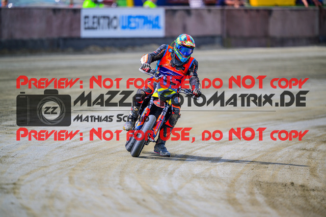 MaZZes_Fotomatrix_20250503_6007705_3122-2 | UE40