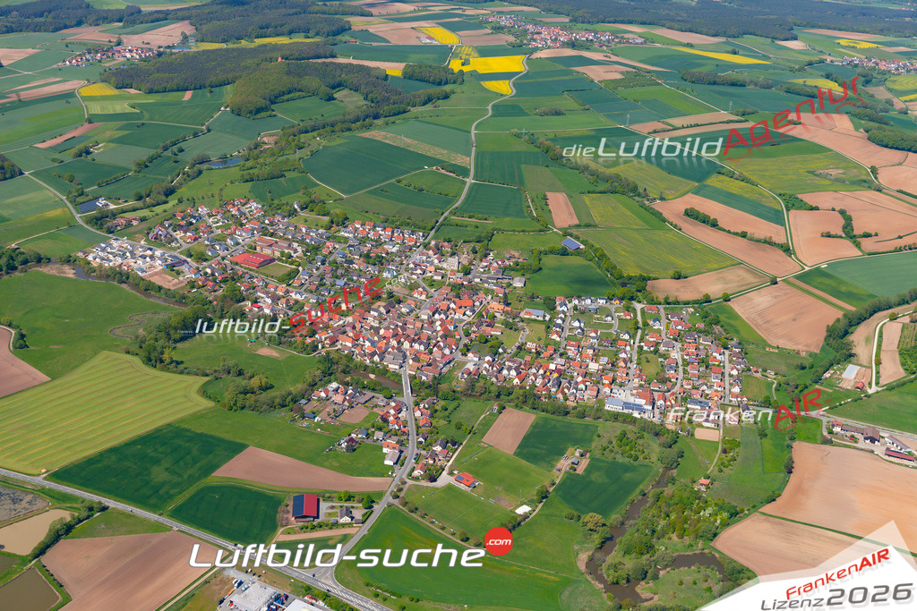 Das Luftbild der Stadt Hallerndorf wurde 2019 vom Flugzeug heraus erstellt (keine Drohne) Aufnahmehöhe ca.400 Meter- hohe Auflösung- beste Druck-Qualität garantiert!