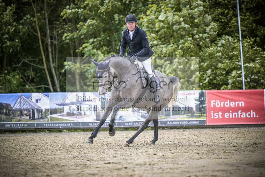 DOS_0193 | Entdecke hochwertige Reitturnierfotos von Foto Oger. Professionell, emotional und authentisch – jetzt Lieblingsmomente im Shop bestellen. - Realisiert mit Pictrs.com