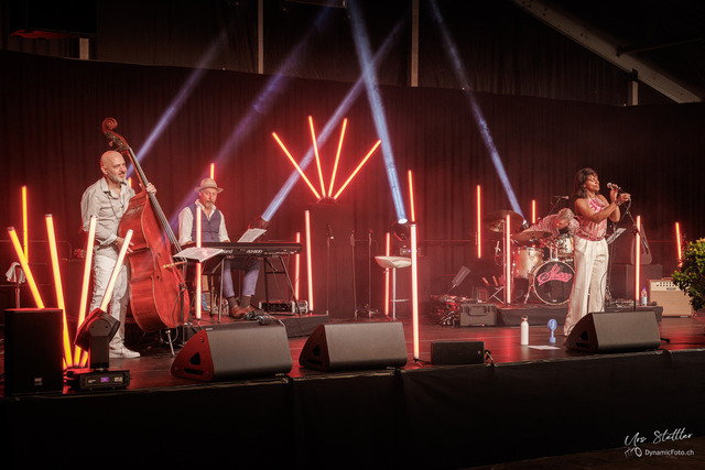 IMG_2022_06_17_0018891 | Professionelle Fotografen für Portrait-, Produkt-, Beauty -, Fashion-, kommerzielle - u. Hochzeitsfotografie sowie für Veranstaltungen. Lokal vor Ort oder in lokalen Studios.