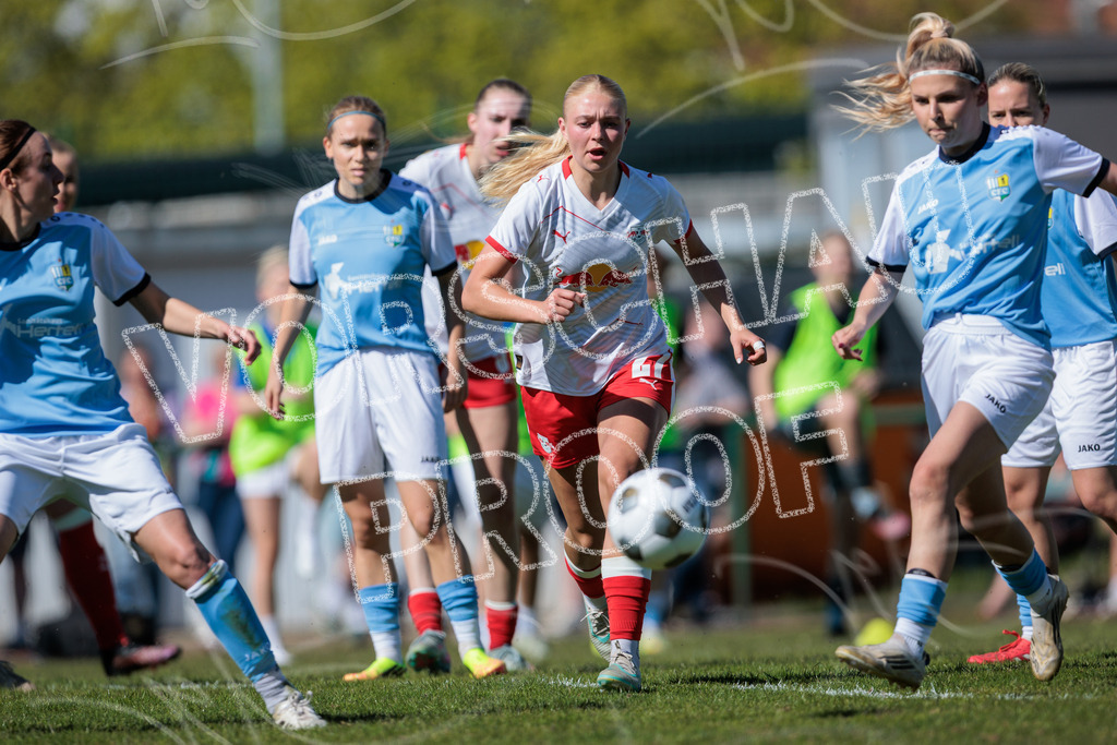 Gipfeltreffen der Frauen: Finale um den Sachsenlotto Landespokal 2026 | Am 1. Mai 2026 trafen im Endspiel des Sachsenlotto Landespokals die Frauen des Chemnitzer FC und die zweite Mannschaft von RasenBallsport Leipzig aufeinander. Vor stimmungsvoller Kulisse kämpften beide Teams ab 15:00 Uhr um die begehrte Trophäe des sächsischen Fußballs. Diese Galerie zeigt die Highlights, packende Zweikämpfe und die emotionalsten Momente des Finaltags. - Realisiert mit Pictrs.com