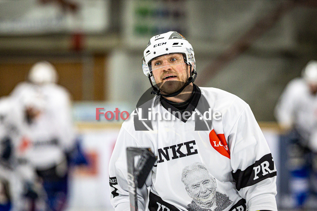 SC Forst NATURE BOYS gegen ESC Hassfurt HAWKS | Eishockey Landesliga Herren Playoffs 2024/25 - Spiel 2 von 4, SC Forst NATURE BOYS gegen ESC Hassfurt HAWKS, 20250222,Sebastian SCHATTMAIER (Nature Boyz 27) Portrait,2025-02-22 in Peißenberg (Eisstadion Peißenberg)Sebastian SCHATTMAIER (Nature Boyz 27)Copyright: WolfgangxLindner foto-lindner.de