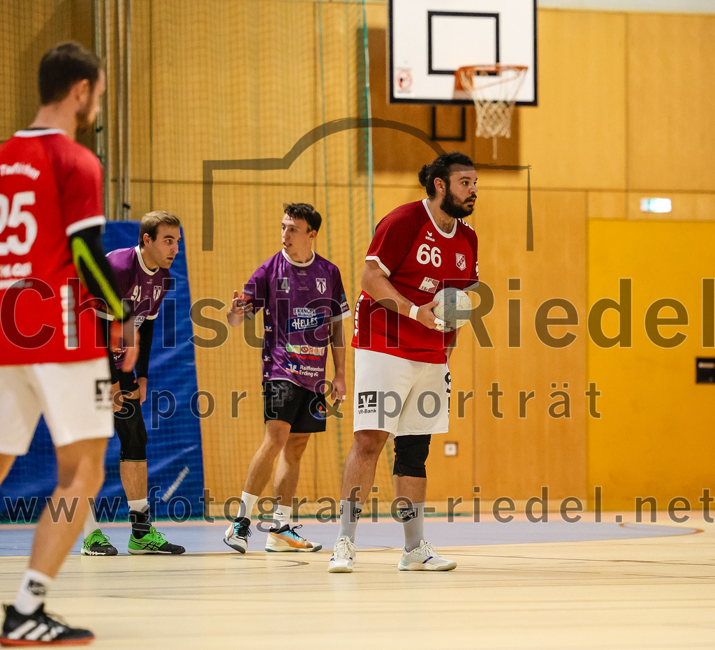 2024-10-20_054_SpVgg_Altenerding_II_gegen_TSV_Taufkirchen-Vils | Erding, Deutschland, 20.10.2024:Handball, Bezirksliga Männer Ost 2024 / 2025, 3. Spieltag, SpVgg Altenerding II gegen TSV Taufkirchen/Vils, Endergebnis: 15:20Niklas Zech (SpVgg Altenerding, #91), Markus Schorr (SpVgg Altenerding, #4), Patrick Mühlenbeck (TSV Taufkirchen/Vils, #66)Foto: Christian Riedel / fotografie-riedel.net