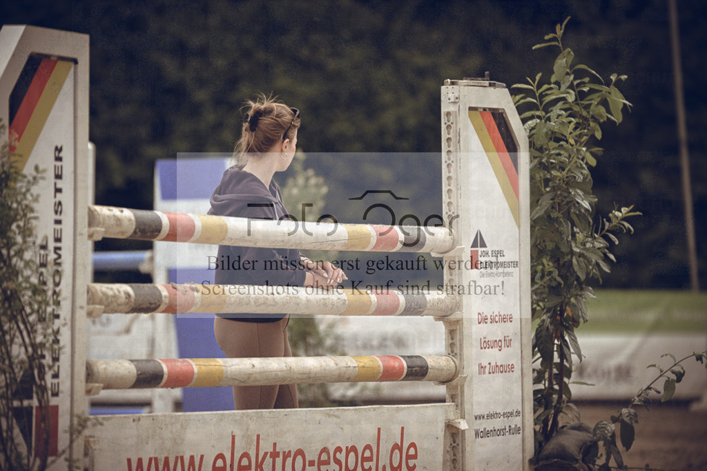 20240531-DOS_7157 | Entdecke hochwertige Reitturnierfotos von Foto Oger. Professionell, emotional und authentisch – jetzt Lieblingsmomente im Shop bestellen.Deutschlandweite Turnierfotografie. - Realisiert mit Pictrs.com