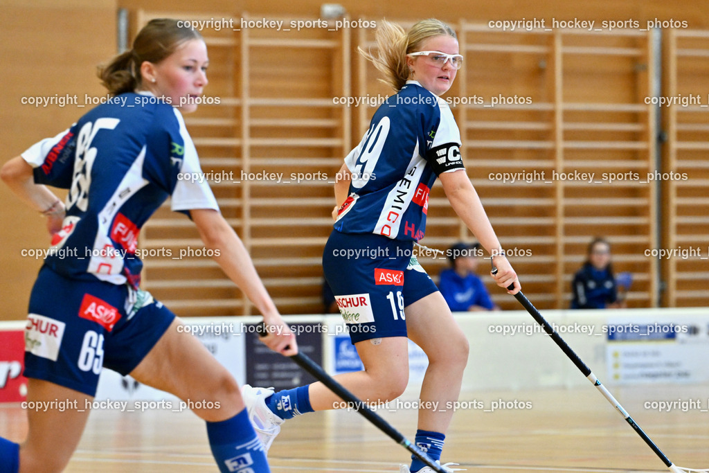 VSV Unihockey vs. SPG HSI/Wikings Zell | #65 Eleni Huber VSV Unihockey, #19 Katarina Dareb VSV Unihockey, VSV Unihockey vs. SPG HSI/Wikings Zell, VSV Unihockey Damen vs. SPG HSI Wikings Zell 27.9.2025 am 27.09.2025 in Villach (Ballspielhalle St. Martin), Austria, (Photo by Bernd Stefan)