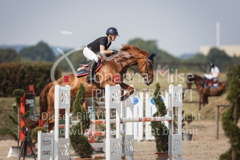 240627_LüPfSpTa_SprPf-M-234 | Deine schönsten Turniermomente als professionelle Fotos! Entdecke hochwertige Pferdesport-Fotografie im Online-Shop. Jetzt Fotos finden & bestellen!