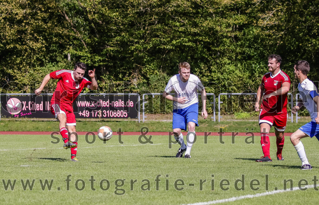 2023-08-19_023_SG_Markt_Schwaben_II_gegen_TSV_Ottobrunn_III | Markt Schwaben, Deutschland, 19.08.2023:
Fußball, C-Klasse 2023 / 2024, 1. Spieltag, (SG) Markt Schwaben II gegen TSV Ottobrunn III, Endergebnis: 0:4

Lukas Aschenbrenner (SG Markt Schwaben, #9), Ruben Adelmund (TSV Ottobrunn, #20), Jonas Henkel (SG Markt Schwaben, #3), Sebastian Cleve (TSV Ottobrunn, #4)

Foto: Christian Riedel / fotografie-riedel.net