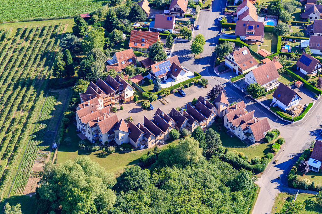Luftbild: Rue d'Obernai in Wissembourg im Bundesland Bas-Rhin in Frankreich. – Foto: IMG_083014.jpg vom 26.06.2015 durch Werner Riehm/FLY-FOTO.de – Auflösung des Originals: 5242 x 3495 px
