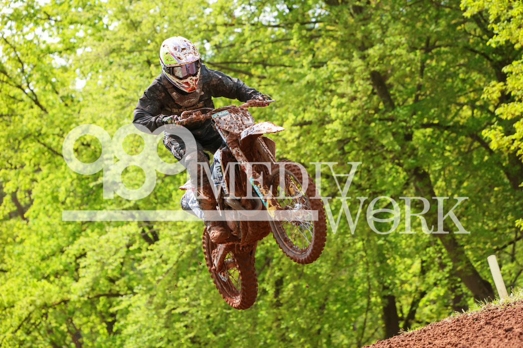 5E6A0045 | 989 MEDIAWORK