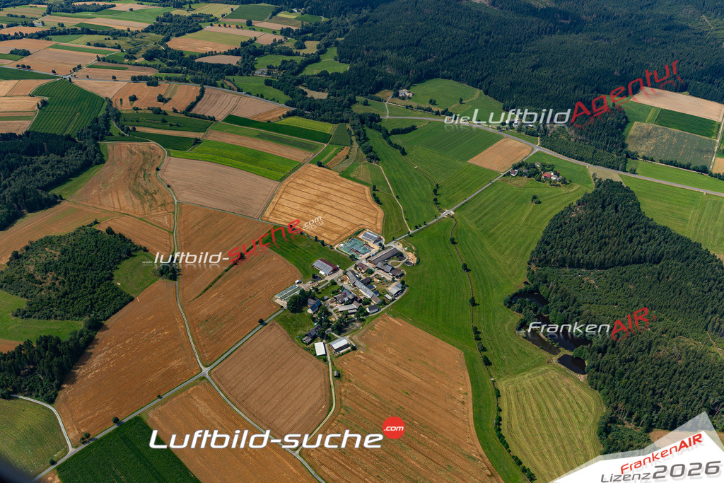 Aktuelles Luftbild von Grub Weißenstadt Kauf mit Lizenz / Bildrechten möglich- Die Luftaufnahme wurde 2021 mittels UL-Flugzeug erstellt ( keine Drohne ) - hochauflösende Kamera-Systeme von  Canon -Beste Qualität - Für grossformatige Ausdrucke geeignet. Die Geschenkidee !