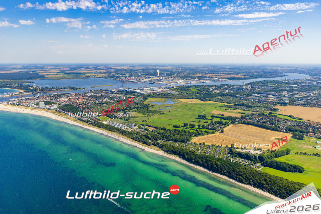 Schöne Luftaufnahme als Geschenk in Warnemünde Rostock - Die Luftbildaufnahme wurde 2025 vom UL-Flugzeug heraus erstellt ( keine Drohne ) - Hochauflösende Luftaufnahme -Nicht vergleichbar mit Google Maps oder Satelittenbilder- Die Geschenkidee !Mit Lizenz und Bildrechte bestellbar