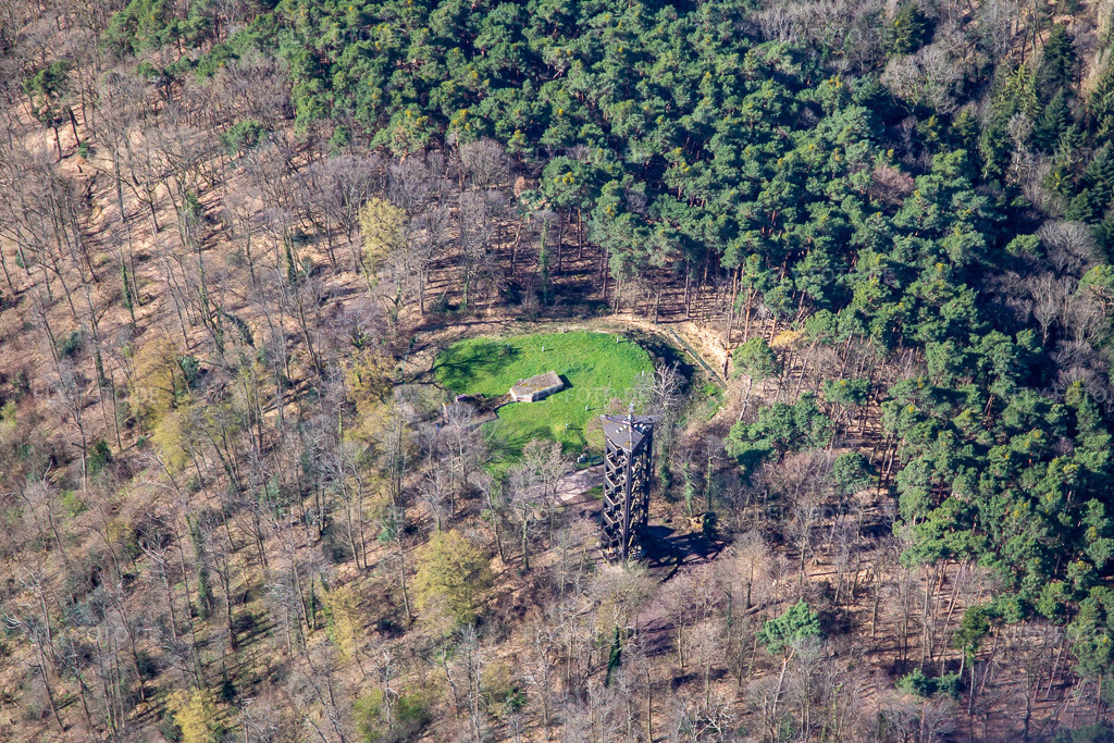 Luftbild: Bismarckturm in Bad Bergzabern im Bundesland Rheinland-Pfalz in Deutschland. Foto: IMG_136119.jpg vom 28.03.2023 durch Werner Riehm/FLY-FOTO.deWWW.TOURENPLANER-RHEINLAND-PFALZ.DE