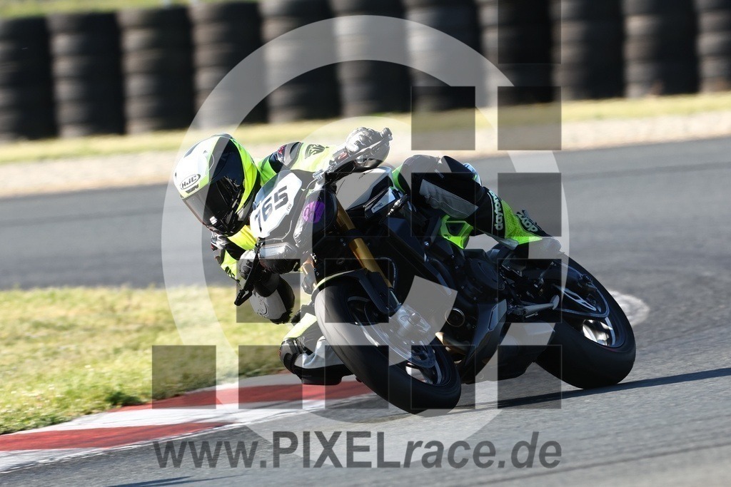 0765-20240513_00179 | Schöne Erinnerungen an spannende Momente - das festzuhalten ist unser Job. PIXELrace.de ist seit 2003 auf den Rennstrecken Europas unterwegs um die Action draußen beim Fahren und die wunderbare Stimmung imm Fahrerlager für euch einzufangen.