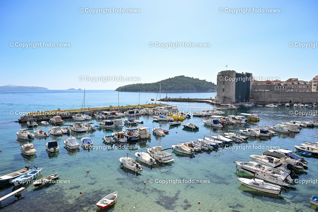 Kroatien_ Dubrovnik_ 11.10.2023-186 | 11.10.2023, Kroatien, HRV, Dubrovnik im Bild Gastronomie, Tourismus, Touristen, Sehenswuerdigkeiten, Stadtansichten



eine Stadt im suedlichen Kroatien an der Adriakueste in der Gespannschaft Dubrovnik-Nereveta. Die Altstadt wurde im Jahr 1979 von der UNESCO in die Liste des Weltkulturerbes aufgenommen.