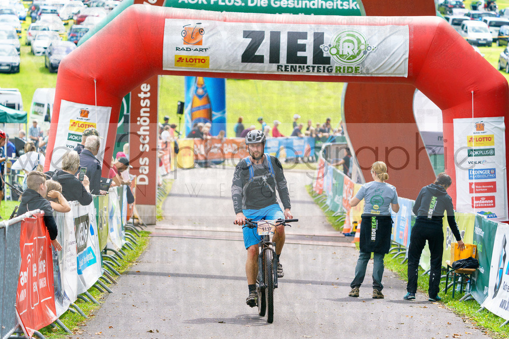 RennsteigRIDE Zieleinlaufbilder | Zieleinlauf RIDE 23